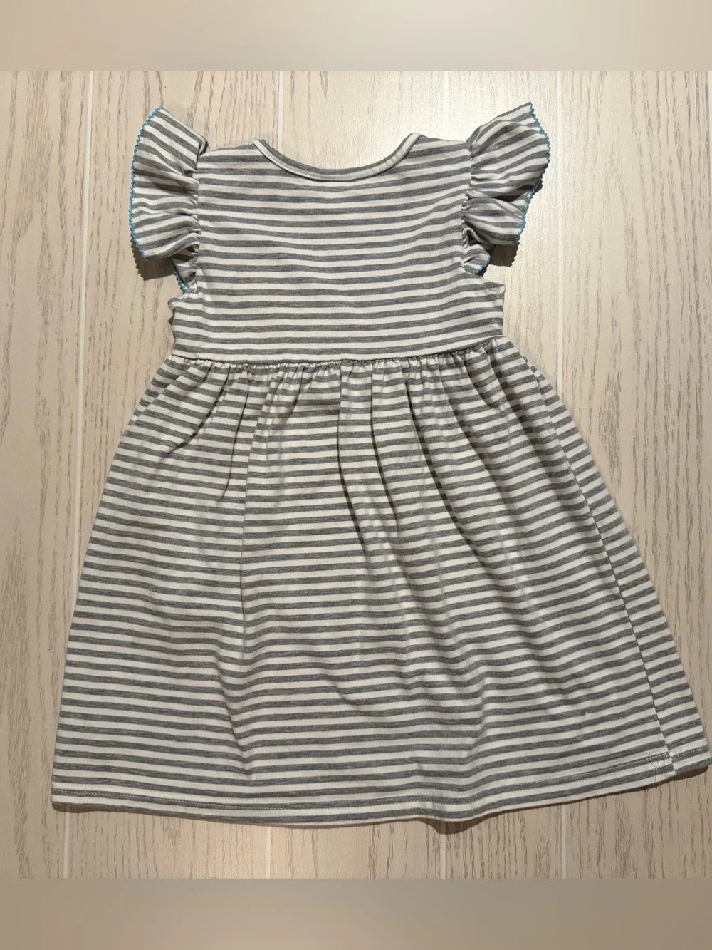 Boutique Girls 5 Gray Stripe Smocked School Dress